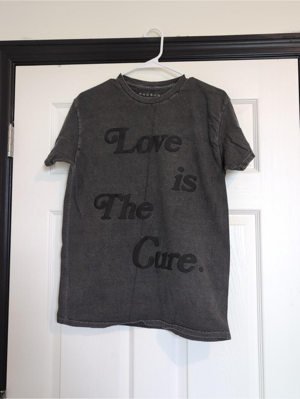 Small gray pacsun love is the cure grunge tshirt